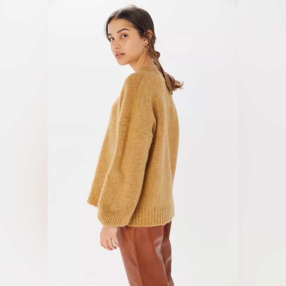 UO Oversized Balloon Crew Neck Sweater